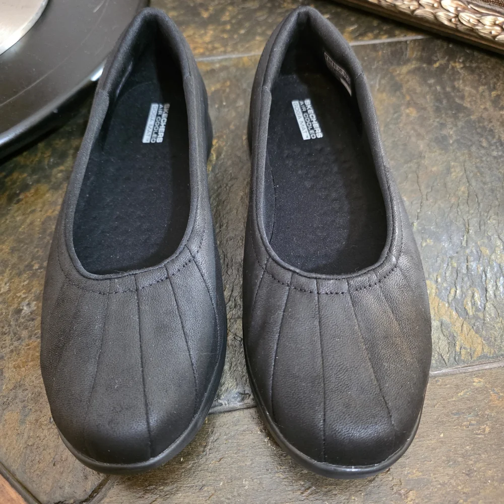 NWOB. Skechers On-the-GO Dreamy-Upscale Slip-On Shoes. Sz 9 - Picture 6 of 8